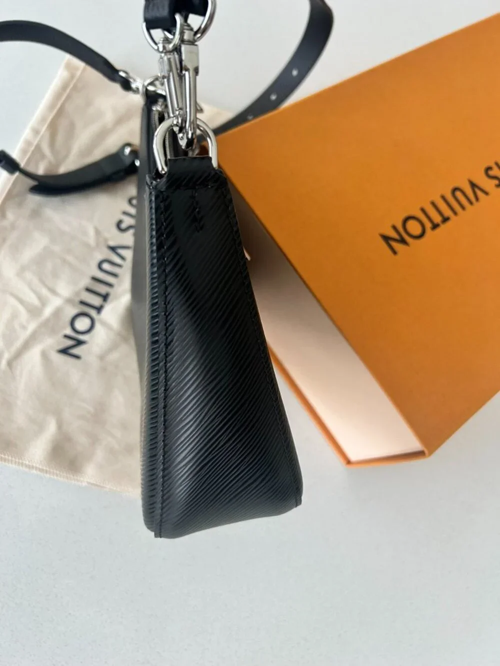 LIKE BRAND NEW!  Louis Vuitton Marelle Handbag